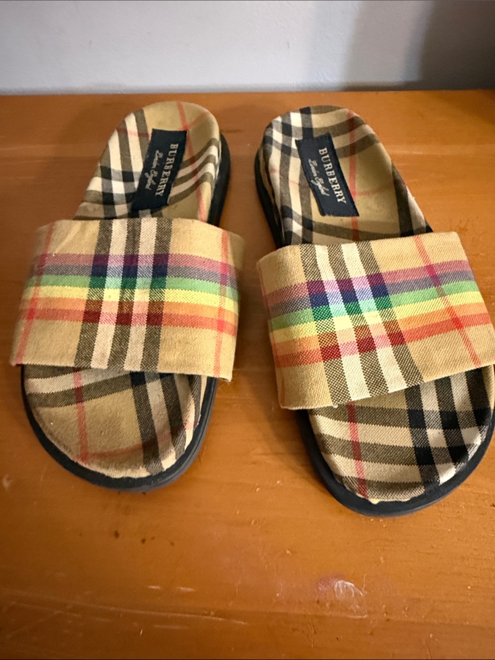 Burberry Beige Plaid Slide Sandals with Rainbow Stripe sz 8